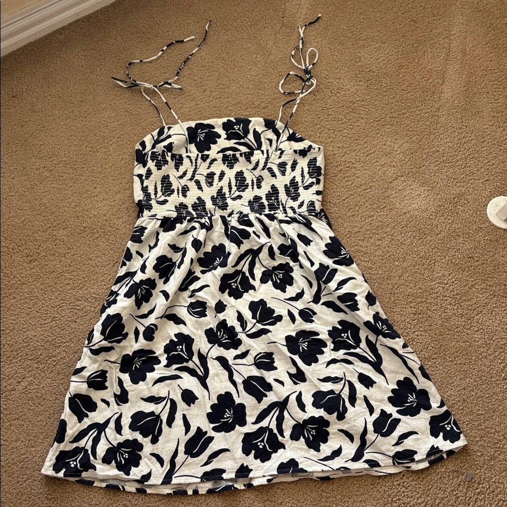 Old Navy Women’s Fit & Flare Tie-Strap Mini Dress - Picture 3 of 3